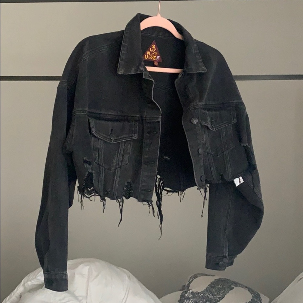 Cropped Black oversized denim jacket